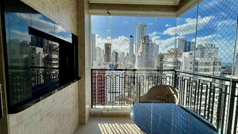 4 dormitórios, mobiliado a 150 metros do mar em Balneário Camboriú: 3ª foto da galeria de imagens do imóvel