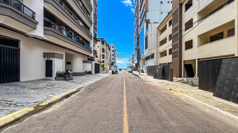 NA QUADRA DO MAR E COM VISTA PARA ELE, EM MEIA PRAIA: 23ª foto da galeria de imagens do imóvel