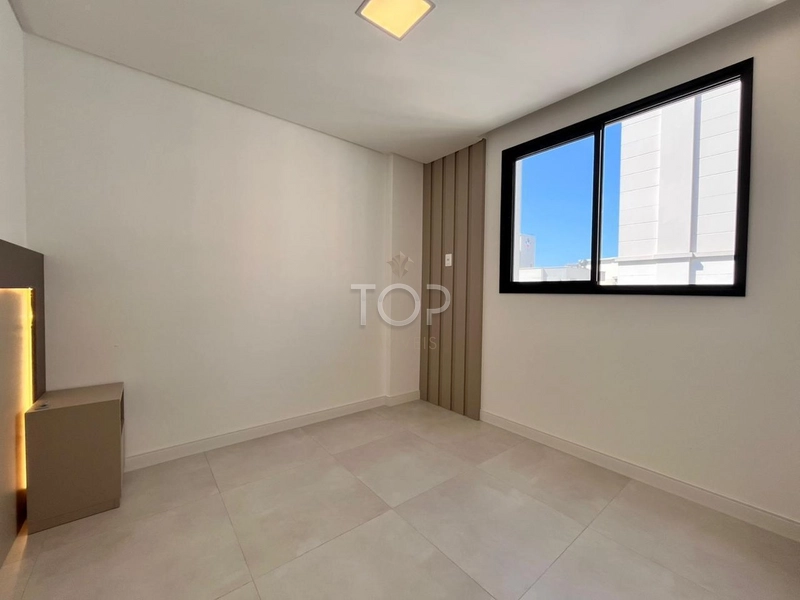 APARTAMENTO SEMI-MOBILIADO EM ITAPEMA: 10ª foto da galeria de imagens do imóvel
