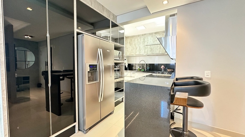 EXCELENTE APARTAMENTO EM MEIA-PRAIA!: 3ª foto da galeria de imagens do imóvel