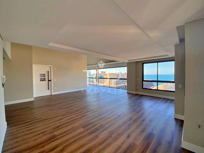 APARTAMENTO COM 4 SUÍTES NA QUADRA DO MAR: 2ª foto da galeria de imagens do imóvel
