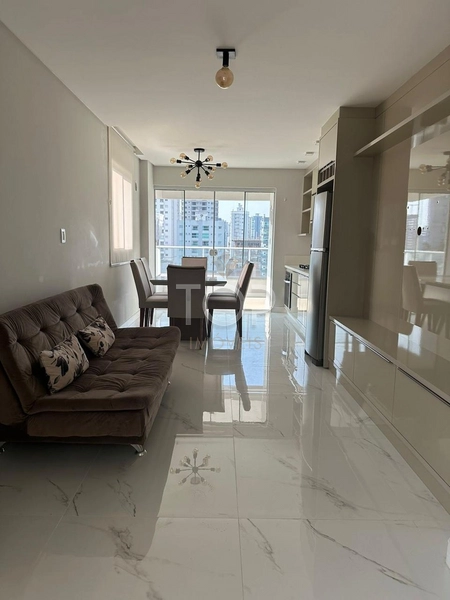 APARTAMENTO SEMI MOBILIADO EM ITAPEMA: 2ª foto da galeria de imagens do imóvel