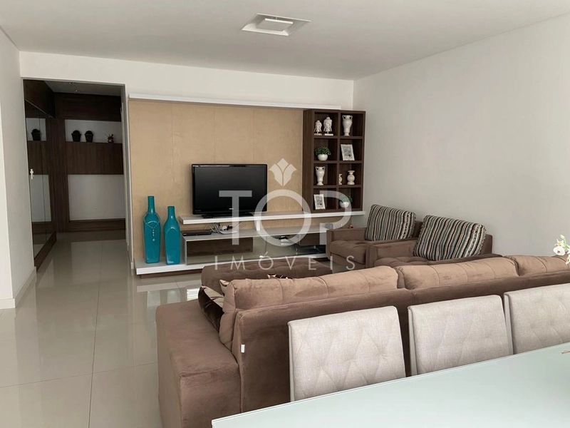APARTAMENTO QUADRA DO MAR MOBILIADO: 2ª foto da galeria de imagens do imóvel