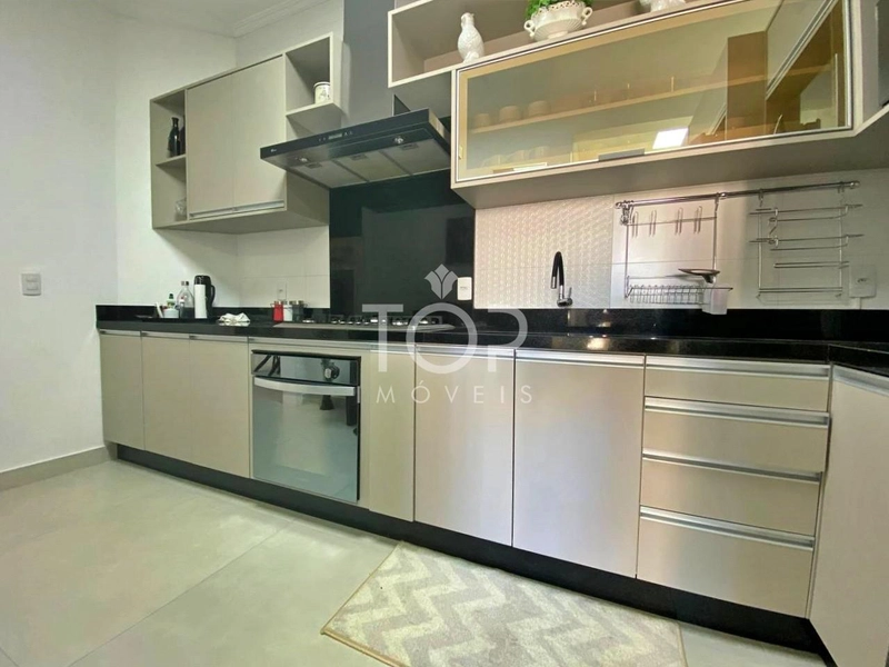 APARTAMENTO MOBILIADO E EQUIPADO EM MEIA PRAIA: 15ª foto da galeria de imagens do imóvel