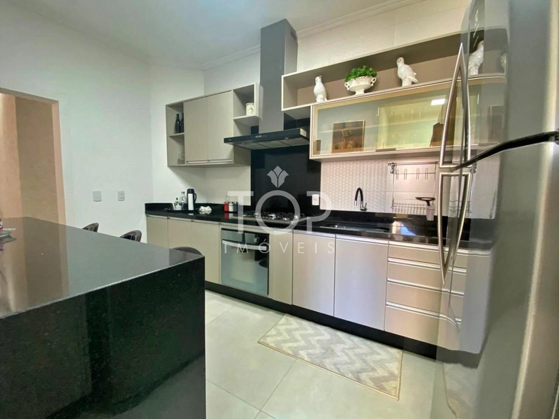 APARTAMENTO MOBILIADO E EQUIPADO EM MEIA PRAIA: 14ª foto da galeria de imagens do imóvel