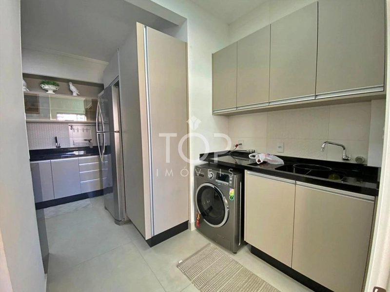 APARTAMENTO MOBILIADO E EQUIPADO EM MEIA PRAIA: 4ª foto da galeria de imagens do imóvel