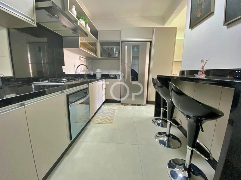 APARTAMENTO MOBILIADO E EQUIPADO EM MEIA PRAIA: 12ª foto da galeria de imagens do imóvel