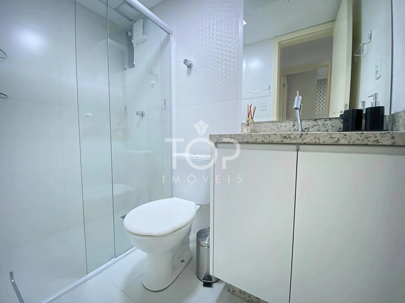 APARTAMENTO MOBILIADO E EQUIPADO EM MEIA PRAIA: 11ª foto da galeria de imagens do imóvel