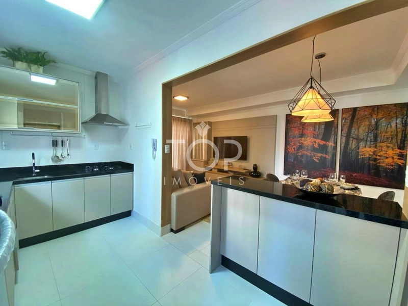 APARTAMENTO MOBILIADO E EQUIPADO EM MEIA PRAIA: 5ª foto da galeria de imagens do imóvel
