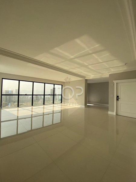 APARTAMENTO PRONTO EM MEIA PRAIA: 3ª foto da galeria de imagens do imóvel