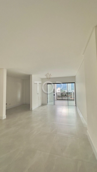 APARTAMENTO NO CENTRO DE ITAPEMA: 3ª foto da galeria de imagens do imóvel