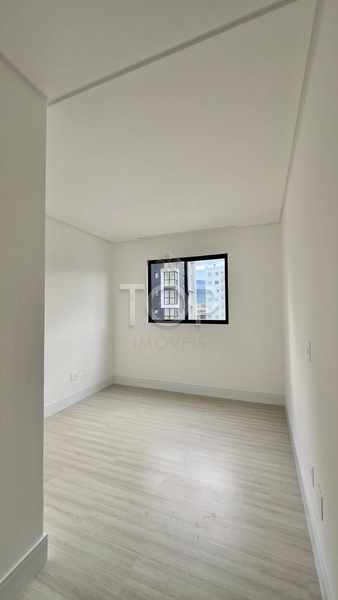 APARTAMENTO NO CENTRO DE ITAPEMA: 6ª foto da galeria de imagens do imóvel