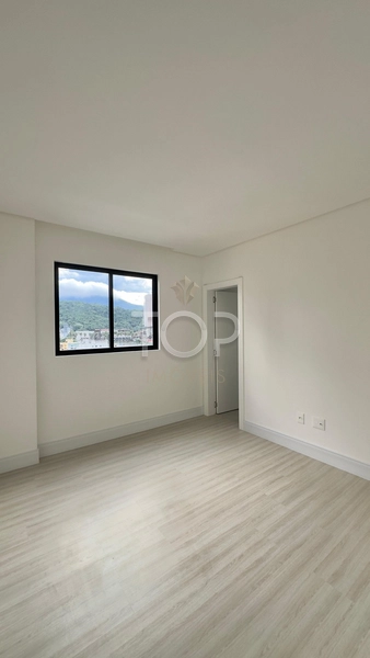 APARTAMENTO NO CENTRO DE ITAPEMA: 9ª foto da galeria de imagens do imóvel