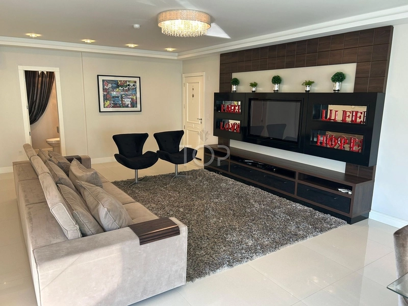 ALTO PADRÃO MOBILIADO E DECORADO: 1ª foto da galeria de imagens do imóvel
