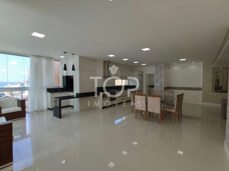 SEU APARTAMENTO NA BELÍSSIMA MEIA PRAIA/SC: 2ª foto da galeria de imagens do imóvel
