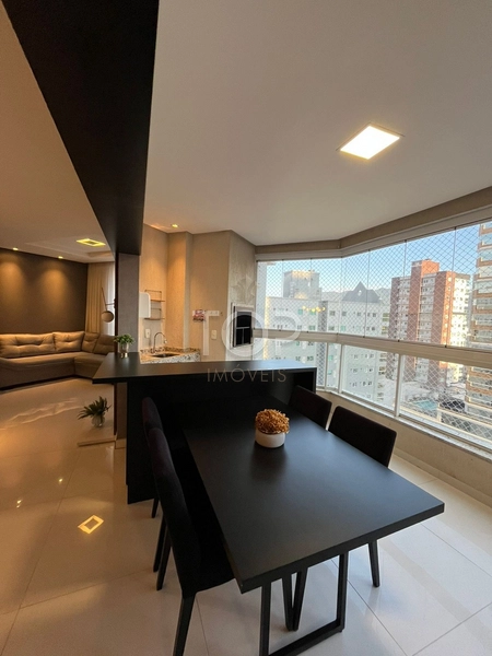 APARTAMENTO MOBILIADO EM MEIA PRAIA: 2ª foto da galeria de imagens do imóvel