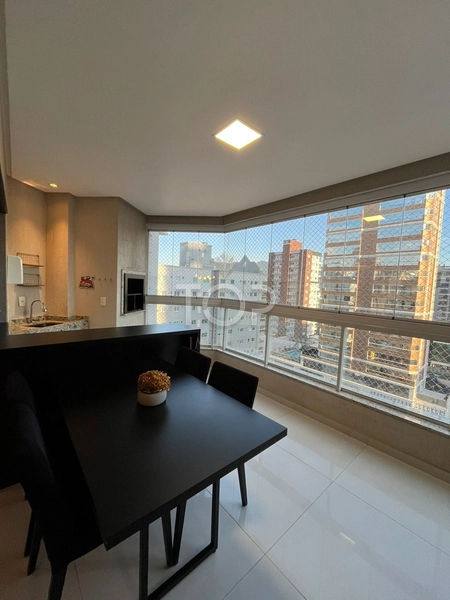 APARTAMENTO MOBILIADO EM MEIA PRAIA: 1ª foto da galeria de imagens do imóvel