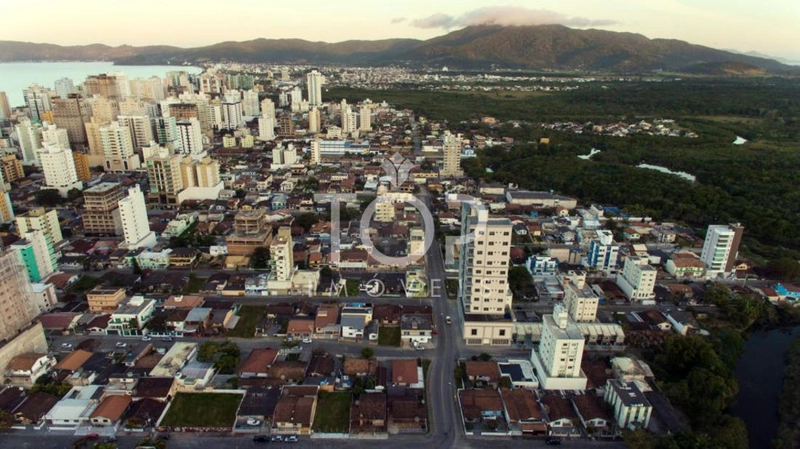 APARTAMENTO 03 SUÍTES NA BELÍSSIMA MEIA PRAIA | SC: 5ª foto da galeria de imagens do imóvel