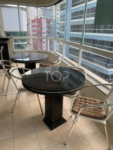 COBERTURA MOBILIADA 3 QUARTOS E 4 VAGAS!MEIA PRAIA: 4ª foto da galeria de imagens do imóvel
