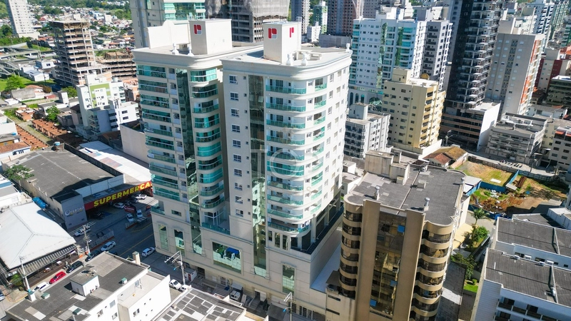 APARTAMENTO QUADRA MAR NO CENTRO DE ITAPEMA: 1ª foto da galeria de imagens do imóvel