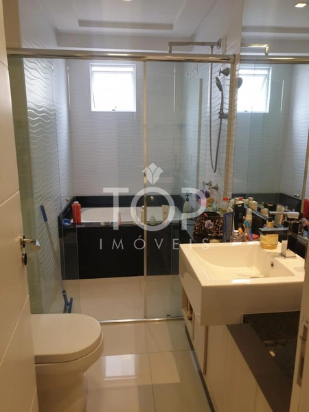 AMPLO APARTAMENTO EM ANDAR ALTO MOBILIADO : 21ª foto da galeria de imagens do imóvel