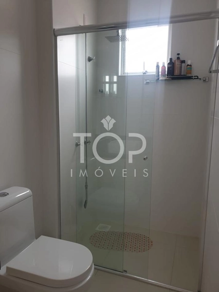 AMPLO APARTAMENTO EM ANDAR ALTO MOBILIADO : 36ª foto da galeria de imagens do imóvel