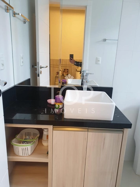 AMPLO APARTAMENTO EM ANDAR ALTO MOBILIADO : 37ª foto da galeria de imagens do imóvel