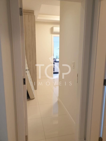 AMPLO APARTAMENTO EM ANDAR ALTO MOBILIADO : 22ª foto da galeria de imagens do imóvel
