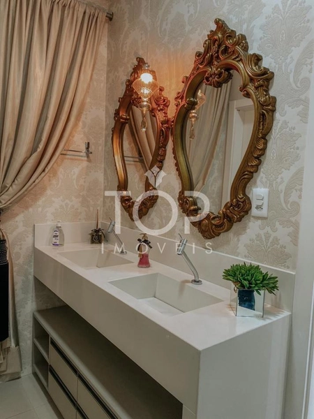 APARTAMENTO BEM MOBILIADO, CORAÇÃO DE MEIA PRAIA!: 8ª foto da galeria de imagens do imóvel