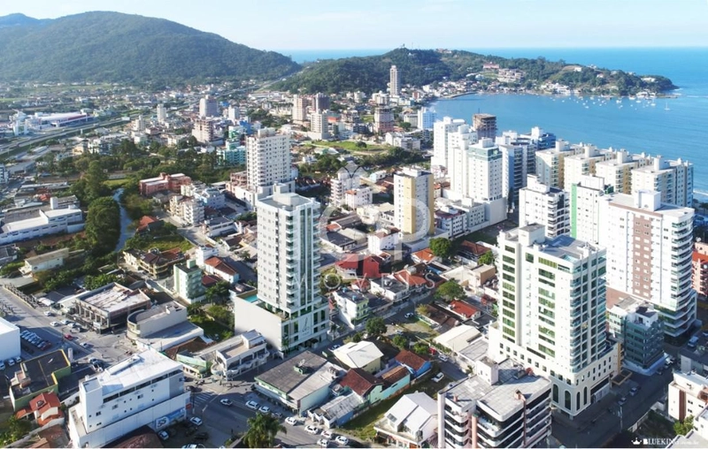 3 SUITES NO CENTRO DE ITAPEMA: 10ª foto da galeria de imagens do imóvel