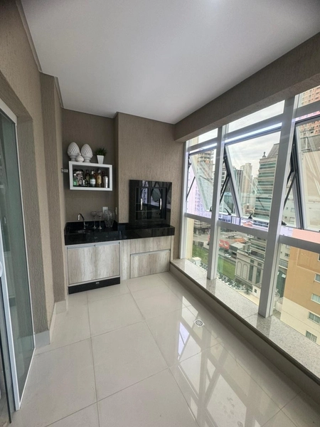 LINDO APARTAMENTO BEM MOBILIADO EM MEIA PRAIA: 2ª foto da galeria de imagens do imóvel