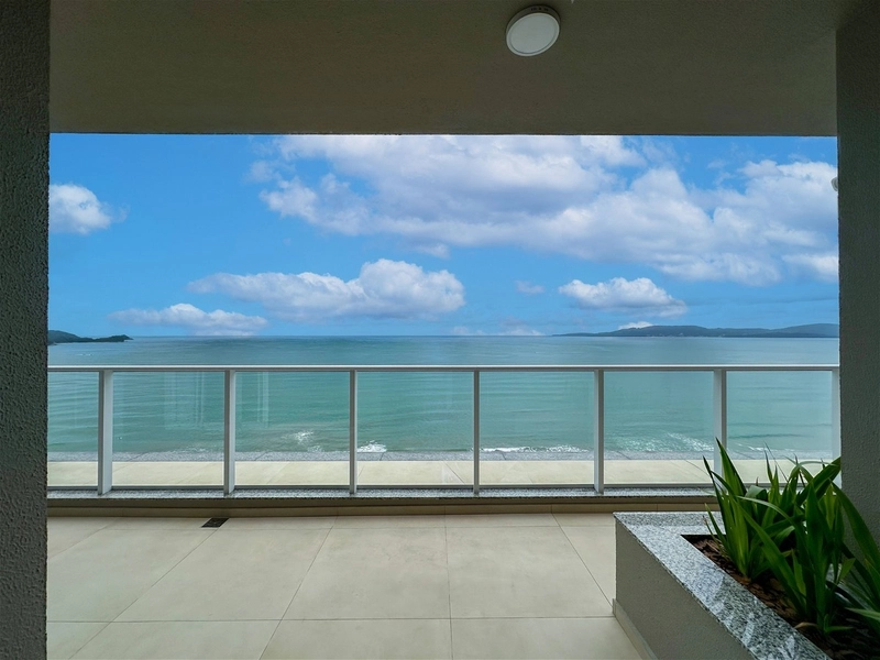 SEU APARTAMENTO FRENTE MAR EM ITAPEMA - SC: 15ª foto da galeria de imagens do imóvel