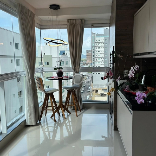 EXCELENTE APARTAMENTO EM MEIA PRAIA/SC: 4ª foto da galeria de imagens do imóvel
