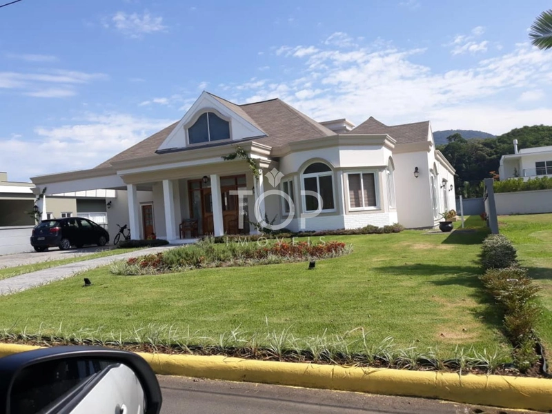 CASA DE ALTO PADRÃO EM COND. FECHADO EM ITAPEMA: 12ª foto da galeria de imagens do imóvel