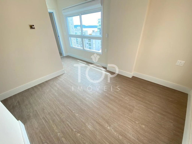 APARTAMENTO EM MEIA PRAIA: 9ª foto da galeria de imagens do imóvel