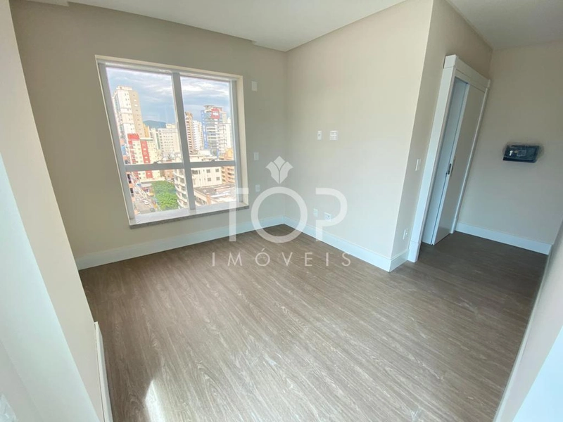 APARTAMENTO EM MEIA PRAIA: 5ª foto da galeria de imagens do imóvel