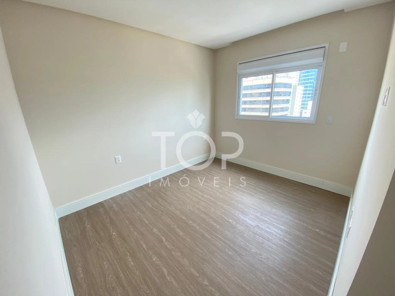 APARTAMENTO EM MEIA PRAIA: 7ª foto da galeria de imagens do imóvel