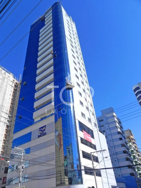 LUXO! 04 SUÍTES FINAMENTE MOBILIADO EM MEIA PRAIA: 5ª foto da galeria de imagens do imóvel