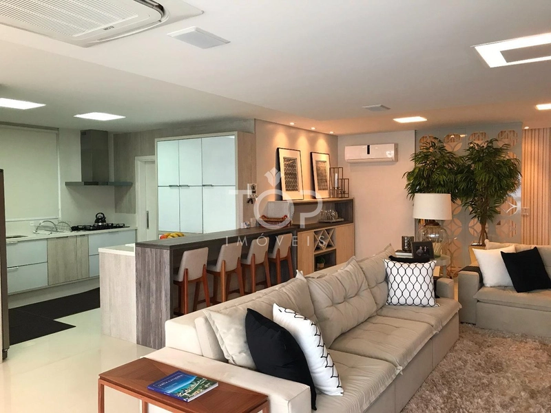 APARTAMENTO MOBILIADO E DECORADO EM BALNEÁRIO : 1ª foto da galeria de imagens do imóvel