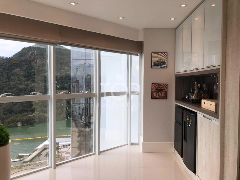 APARTAMENTO MOBILIADO E DECORADO EM BALNEÁRIO : 2ª foto da galeria de imagens do imóvel