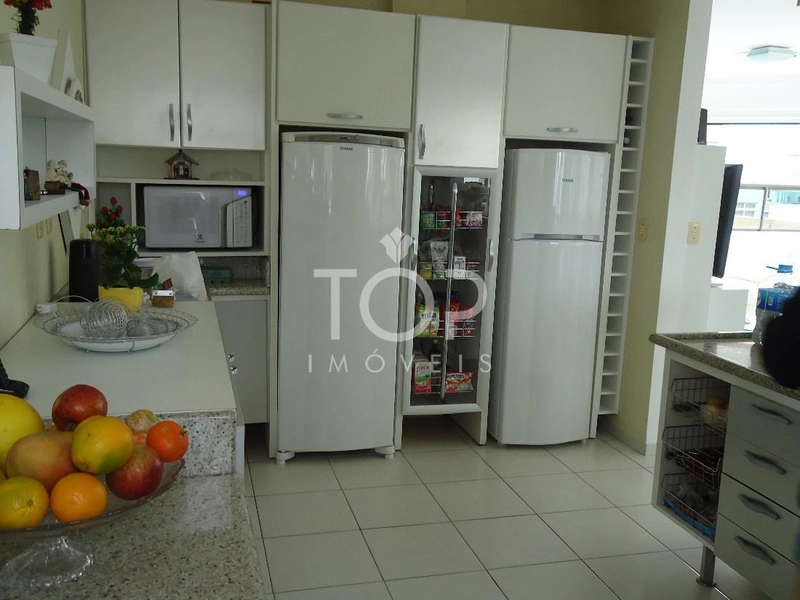 COBERTURA DUPLEX NA QUADRA DO MAR MEIA PRAIA: 15ª foto da galeria de imagens do imóvel