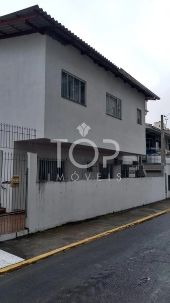 SOBRADO NO CENTRO ITAPEMA SC: 2ª foto da galeria de imagens do imóvel
