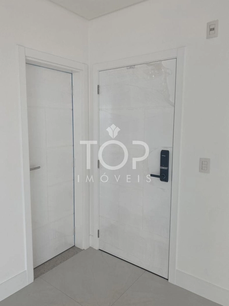 APARTAMENTO COM 3 SUITES E 3 VAGAS EM MEIA PRAIA: 6ª foto da galeria de imagens do imóvel