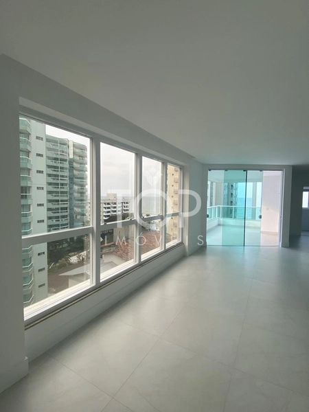APARTAMENTO COM 3 SUITES E 3 VAGAS EM MEIA PRAIA: 4ª foto da galeria de imagens do imóvel