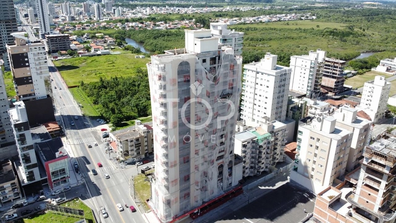 APARTAMENTO FRENTE AVENIDA ALTO PADRAO MEIA PRAIA: 2ª foto da galeria de imagens do imóvel