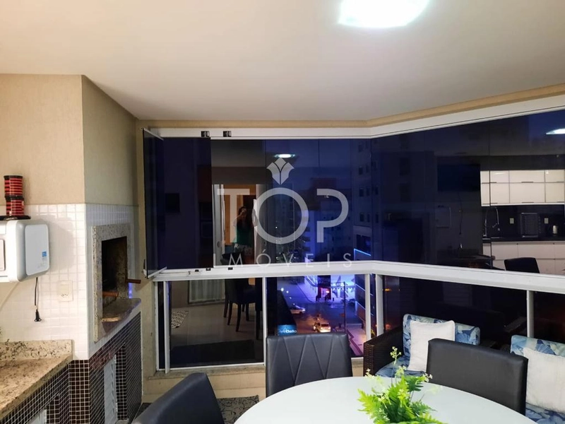 APARTAMENTO COM 4 SUITES, FINAMENTE MOBILIADO.: 1ª foto da galeria de imagens do imóvel
