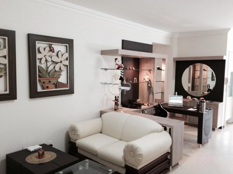 APARTAMENTO 4 QUARTOS BEM LOCALIZADO MEIA PRAIA: 1ª foto da galeria de imagens do imóvel