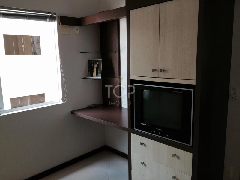 APARTAMENTO 4 QUARTOS BEM LOCALIZADO MEIA PRAIA: 8ª foto da galeria de imagens do imóvel