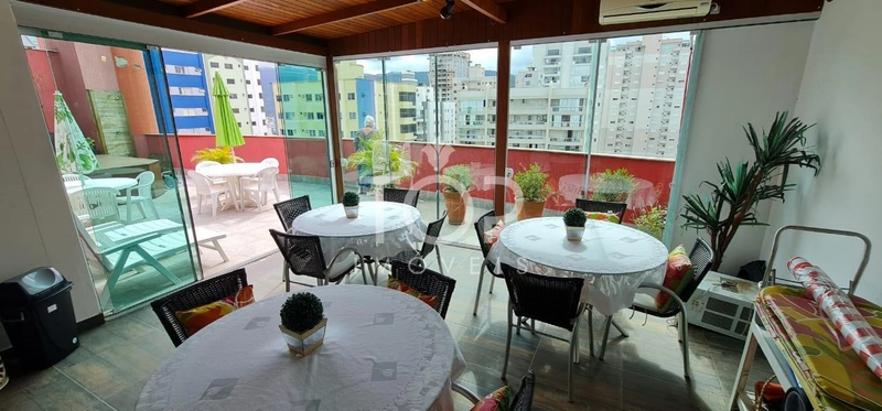 COBERTURA DUPLEX COM VISTA MAR EM MEIA PRAIA!: 5ª foto da galeria de imagens do imóvel