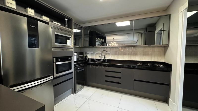APARTAMENTO MOBILIADO EM MEIA PRAIA: 6ª foto da galeria de imagens do imóvel
